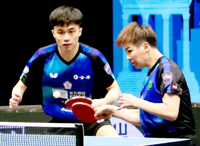 科尔连续两 科尔连续两